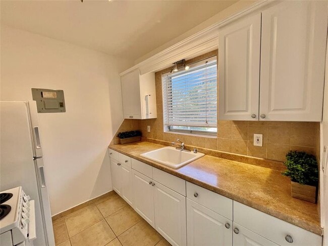 property at 77 Hendricks Isle