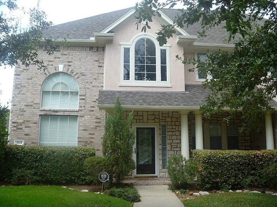 4114 Monarch Dr in Sugar Land, TX - Building Photo