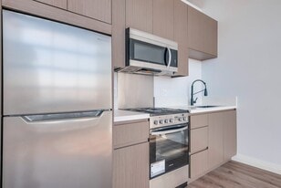 Lux Lofts- 3279 San Marino St in Los Angeles, CA - Building Photo