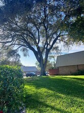 1700 Embassy Dr in West Palm Beach, FL - Building Photo - Building Photo