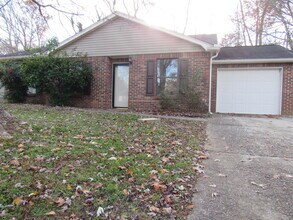 1640 Sundrop Dr in Knoxville, TN - Building Photo - Building Photo