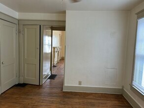 305 N 4th St, Unit 305 12 in Hannibal, MO - Foto de edificio - Building Photo