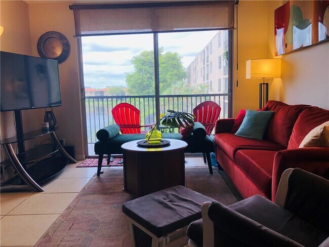 7860 NW 50th St in Lauderhill, FL - Building Photo - Building Photo