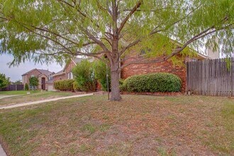 8801 Chaps Ave in Fort Worth, TX - Building Photo - Building Photo