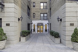 720 W 170th St in New York, NY - Building Photo - Building Photo