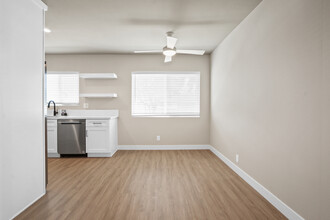 16002 S Myrtle Ave in Tustin, CA - Building Photo - Building Photo