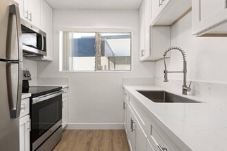 State in San Diego, CA - Building Photo - Building Photo