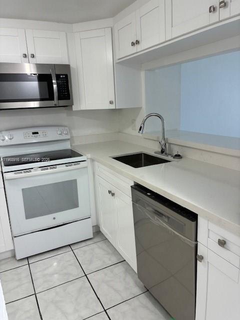 19805 SW 114th Ave in Miami, FL - Building Photo - Building Photo