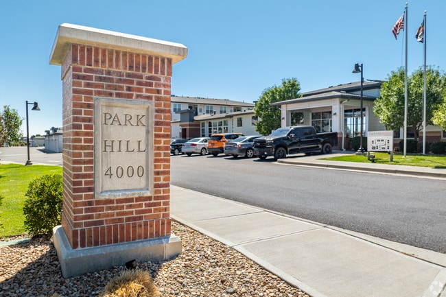 Park Hill 4000 in Denver, CO - Foto de edificio - Building Photo