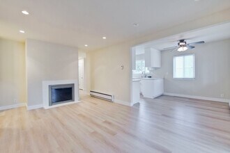 854 Apricot Ave in Campbell, CA - Building Photo - Building Photo