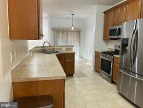 74 Hoover Ave in Princeton, NJ - Building Photo - Building Photo