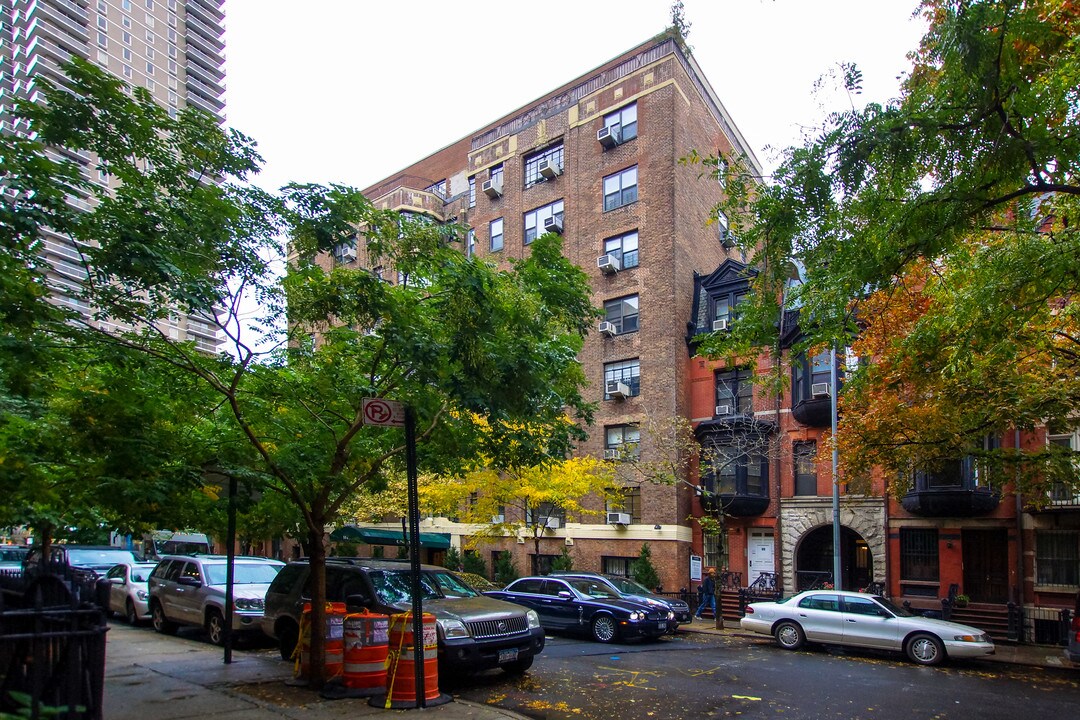 Northwood Terrace in New York, NY - Building Photo