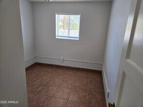 145 W Wickenburg Way in Wickenburg, AZ - Building Photo - Building Photo