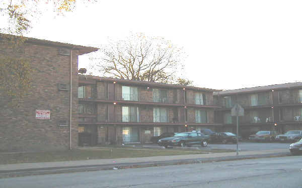 551-561 Wentworth Ave in Calumet City, IL - Building Photo