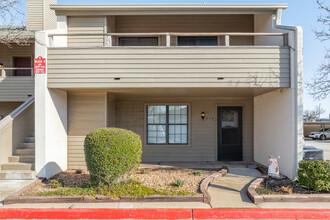 Stratford Place in Oklahoma City, OK - Building Photo - Building Photo