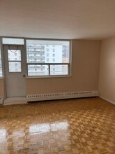 3950 Lawrence Ave E in Toronto, ON - Building Photo - Building Photo