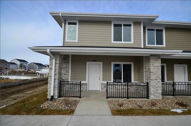 property at 660 SE Greyson Ln