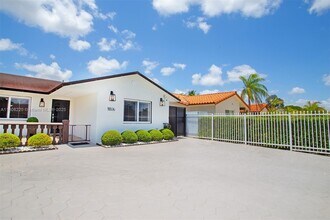 11806 SW 11th St in Miami, FL - Building Photo - Building Photo