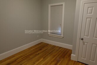 549 E 8th St, Unit 3 in Boston, MA - Foto de edificio - Building Photo