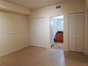 300 S Biscayne Blvd, Unit T-2803 in Miami, FL - Building Photo - Building Photo