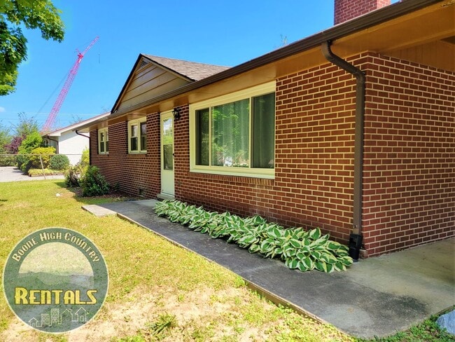 188 Longvue Dr in Boone, NC - Building Photo - Building Photo