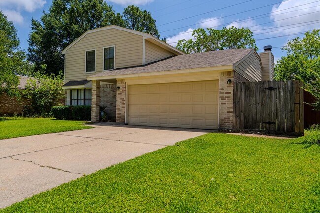 4239 Southchase Ln in Houston, TX - Building Photo - Building Photo