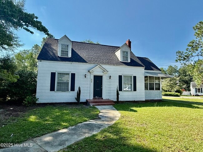 property at 605 Entwistle St