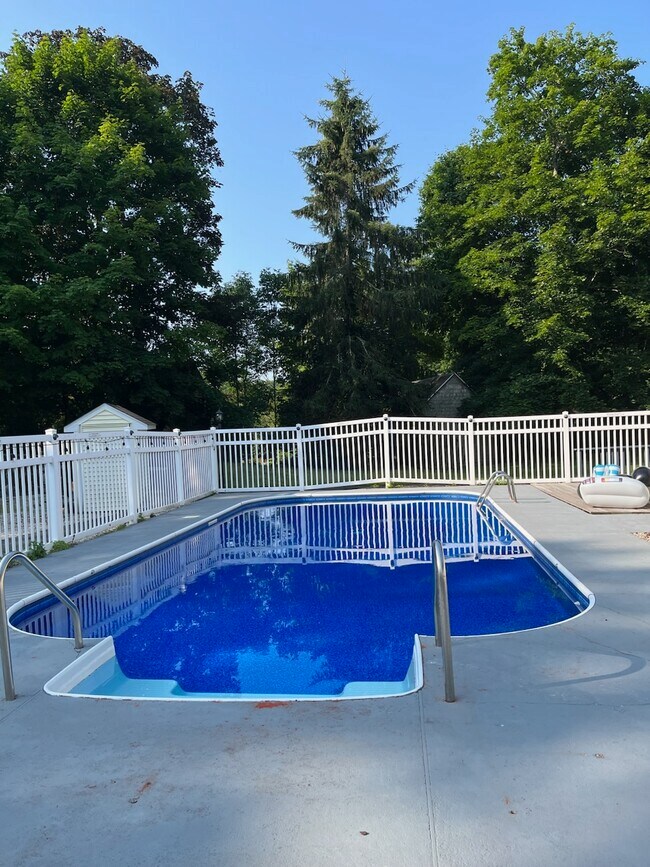592 Long Pond Rd Apartments and Nearby Mahopac Apartments For Rent