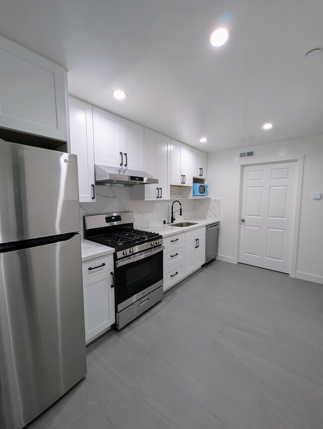 380 92nd St, Unit 380A in Daly City, CA - Foto de edificio - Building Photo
