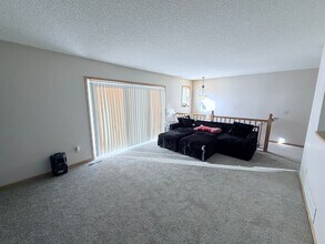 14285 Hibiscus Ct in Apple Valley, MN - Building Photo - Building Photo