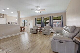 103 Still Waters Rd in Broussard, LA - Building Photo - Building Photo