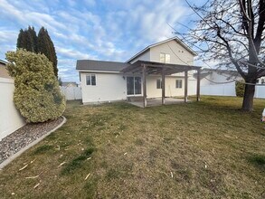 5312 Bakerloo Ln in Pasco, WA - Building Photo - Building Photo