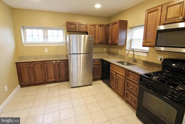 63 Columbus St in Bridgeport, PA - Building Photo - Building Photo