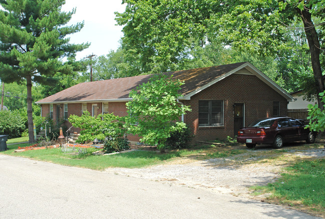 3913 Nevada Ave in Nashville, TN - Foto de edificio - Building Photo