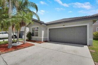 17363 SW 22nd St in Miramar, FL - Building Photo - Building Photo