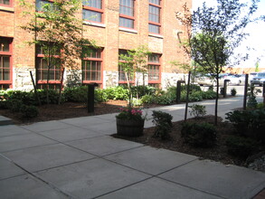 Lofts at Franklin Square in Syracuse, NY - Foto de edificio - Building Photo