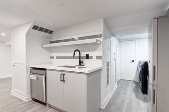 130 Lambton Ave in Toronto, ON - Building Photo - Building Photo