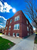 4045 W Argyle St in Chicago, IL - Building Photo