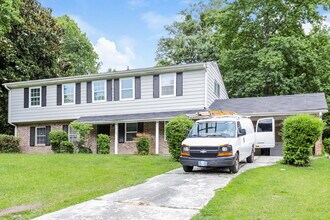 2810 Swansea Ct in College Park, GA - Building Photo - Building Photo