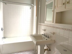 322 Brookline St, Unit 1 in Cambridge, MA - Building Photo - Building Photo