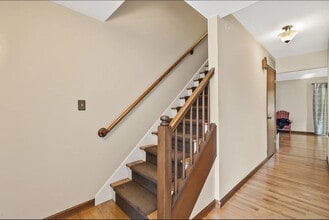 1293 New Britain Ave in West Hartford, CT - Building Photo - Building Photo
