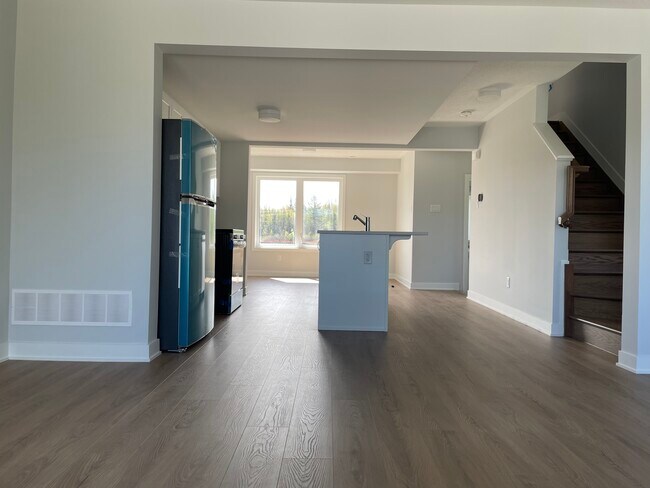 2442 Watercolours Way in Ottawa, ON - Building Photo - Building Photo