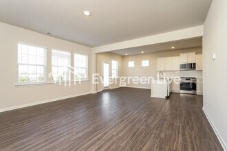 835 Pear Blossom Ct in Winston-Salem, NC - Building Photo - Building Photo