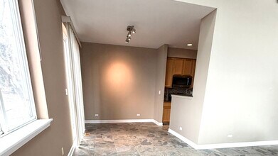 3015 Kentshire Cir in Naperville, IL - Foto de edificio - Building Photo