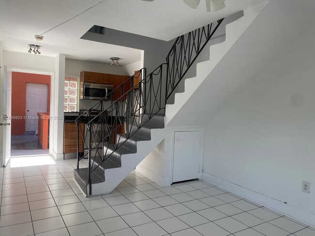 421 NE 68th St in Miami, FL - Building Photo - Building Photo