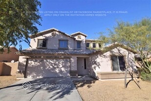 8134 W Hilton Ave in Phoenix, AZ - Building Photo