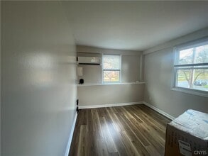 60 Oswego St in Baldwinsville, NY - Building Photo - Building Photo