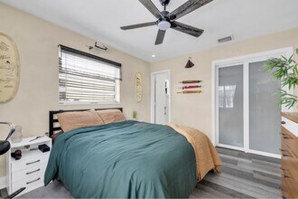 1035 - 1037 NE 32nd St-Unit -Q4 in Oakland Park, FL - Building Photo - Building Photo