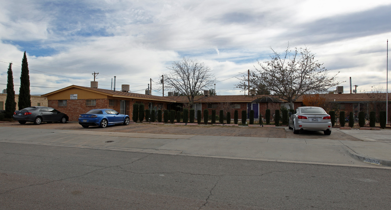 9888 Taj Mahal St in El Paso, TX - Building Photo