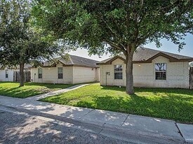 1615 Nassau St in Edinburg, TX - Building Photo